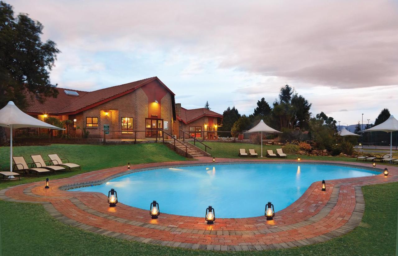 Hotel First Group Qwantani Harrismith Esterno foto