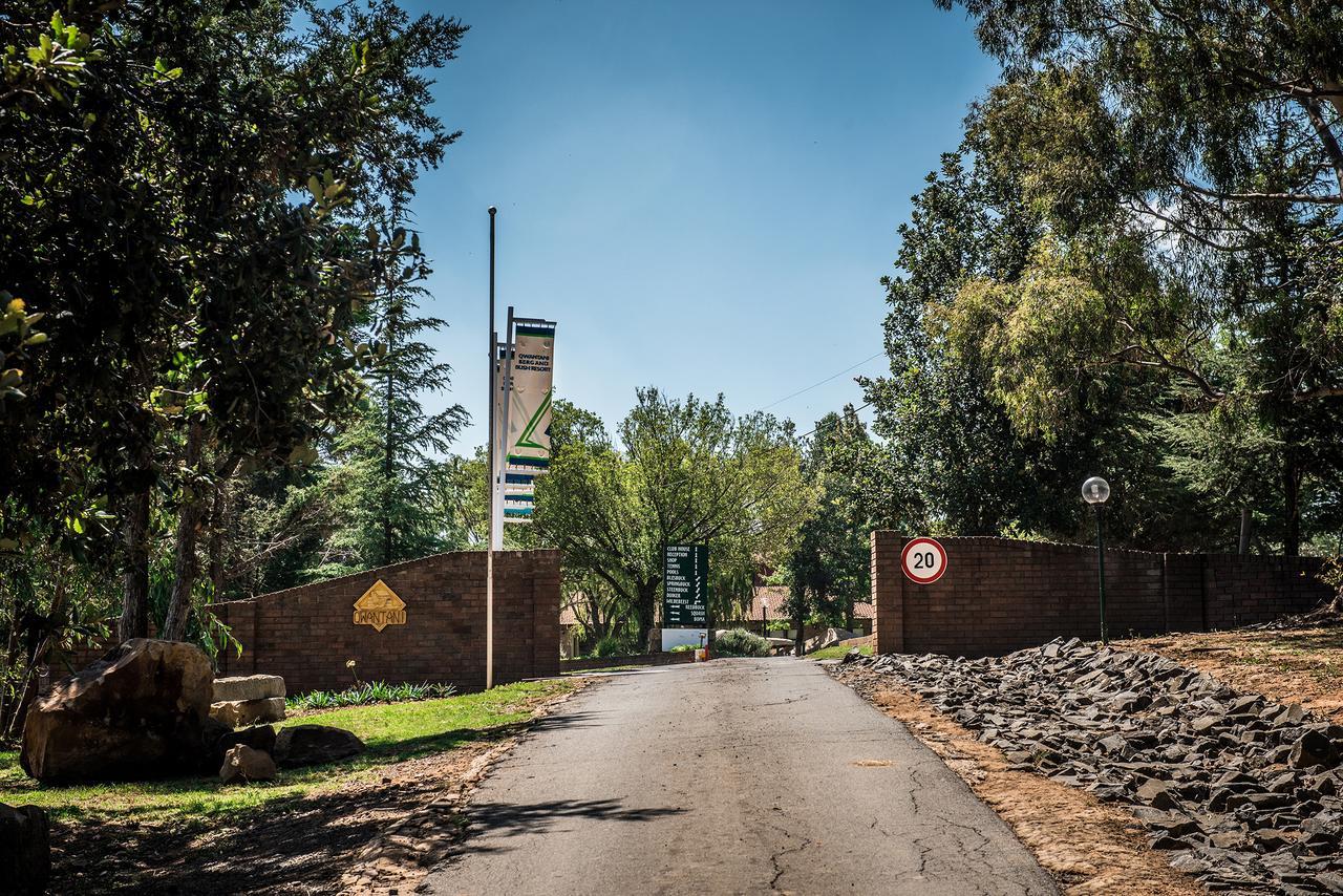 Hotel First Group Qwantani Harrismith Esterno foto
